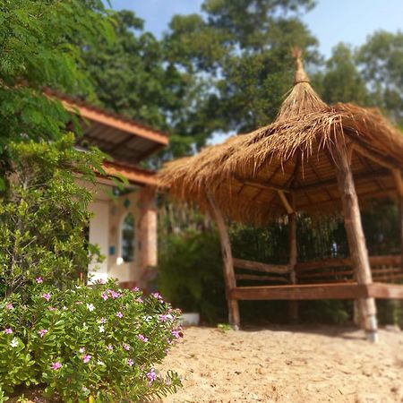 Sabai Sabai Beach Bungalows パヤム島 部屋 写真